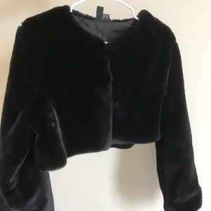 Faux fur shell cropped sleeved jacket/covering